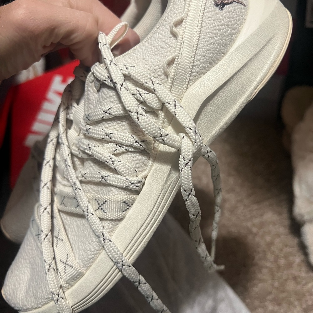 Puma Women's Cream Sneakers